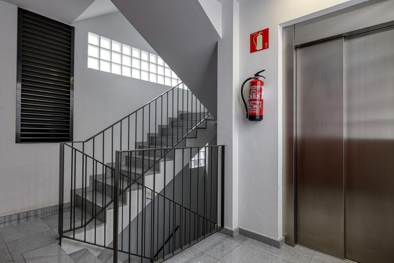 Urban Flats Vallirana Barcelona Exterior foto