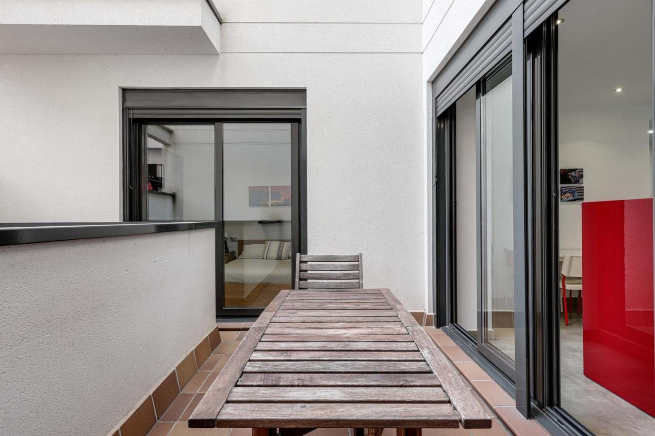 Urban Flats Vallirana Barcelona Exterior foto